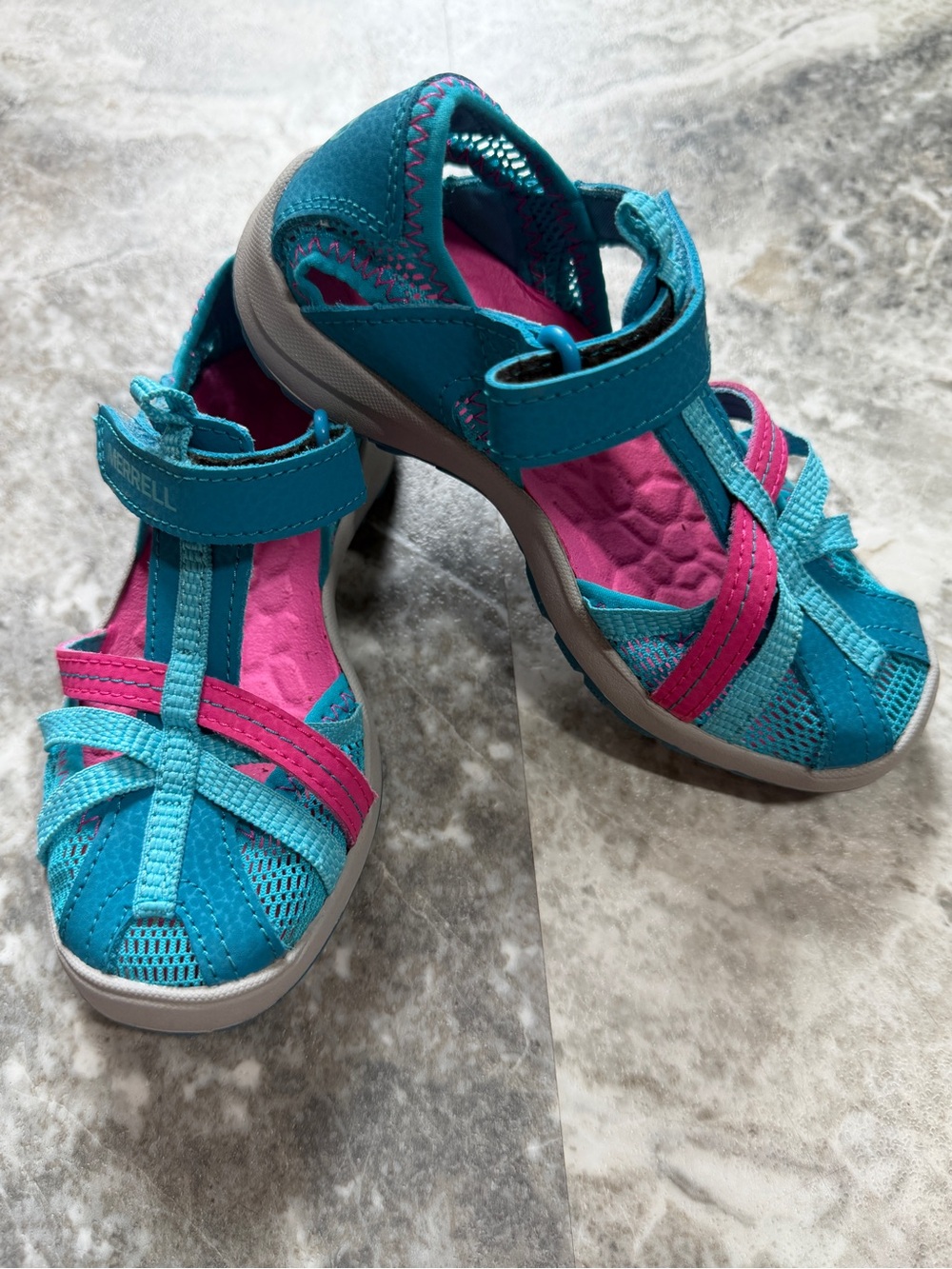 Merrell Girls Size 11 Water Sandals Turquoise Closed Toe Sport Hiking shoes